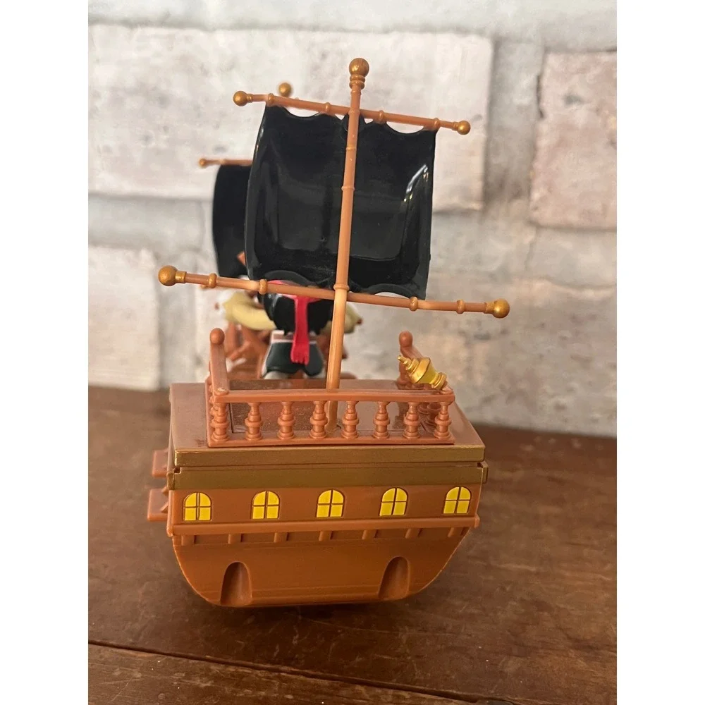 Disney Parks Pirates of the Caribbean‎ Mickey Mouse Pullback Ship Toy